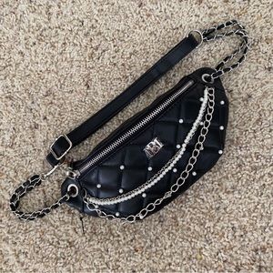 NWT Badgley Mischka Fanny Pack Black Quilted Pearls Chains Waist Bag Crossbody